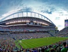 Rookie在TES比赛中的爆发：出色发挥引发热议，热度持续攀升